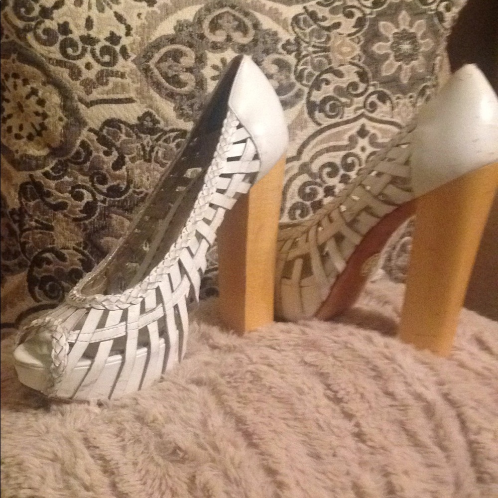 Bebe Peer Toe Platforms - Picture 4 of 5